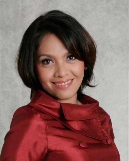 Dwi Anggia, Presenter Cantik dan Smart Tv One Ini 